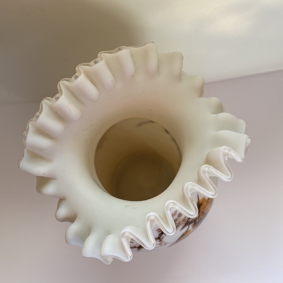 Hand painted glass crested ruffle top vase - Picture 3 of 10